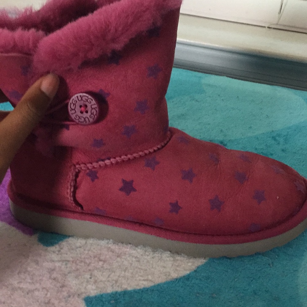 Ugg boots with stars worn 4-7 times